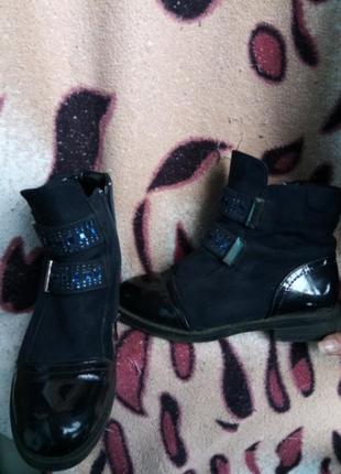 Модные демисезонные ботинки кожаные на липучках ботiнки шкiрянi