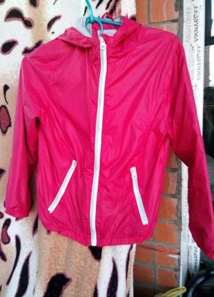 Легка курточка яскрава вітровка дівчинці зріст до 134 см дощовик 