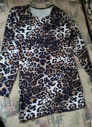 Коротке плаття з леопардовим принтом
