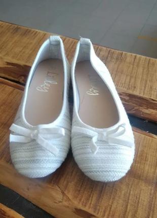 Нові сріблясті балетки туфлі для дівчинки взуття туфли обувь
