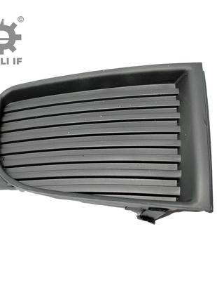 Решотка бампера Fabia 1 Skoda 6Y0807368A 6Y0807368AB41 правая