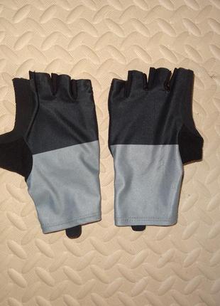Перчатки без пальцев с гелевыми вставками под ладонь