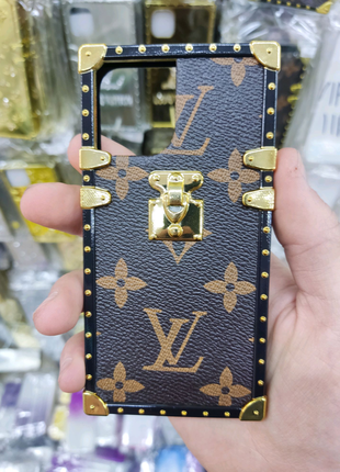 Чехол Louis Vuitton для iPhone 13 Mini