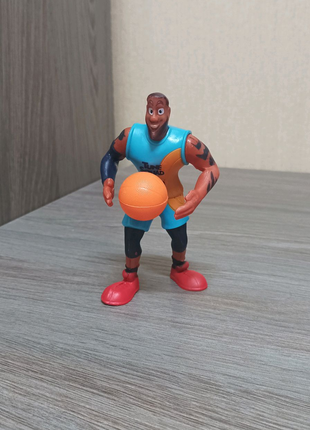Фигурка баскетболист космической джем for McDonald's 2020
