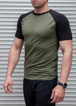 Мужская футболка хаки цвета с черным