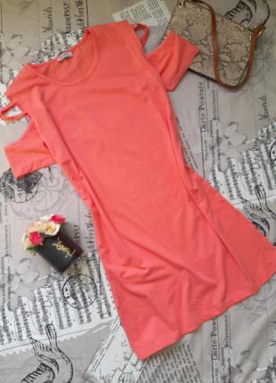 Стильна коралова(оранжева) сукня з відкрити плечима