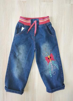 Детские джинсы на девочку с вышивкой