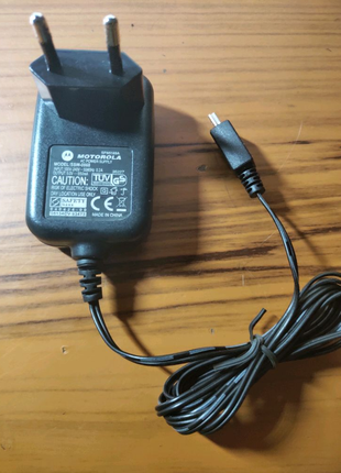Зарядное устройство для телефона Motorola SSW-0868 (mini USB)