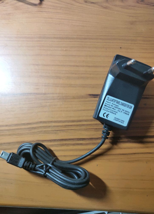 Блок питания  зарядное Motorola V3/V6 (mini USB)