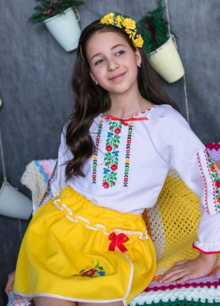 Вишитий костюм , вишиванка Сонячний жовтий