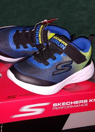 Легкие кроссовки сникерсы Skechers Kids Go Run 600 8US 24 EU