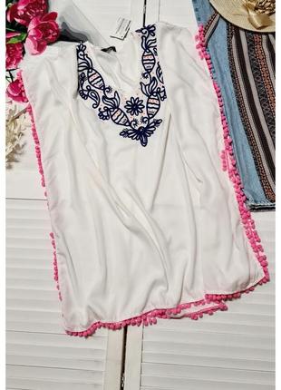 Пляжное платье туника с вышивкой помпонами kaleidoscope