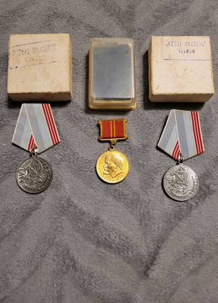 Медалі,нагороди,колекційне