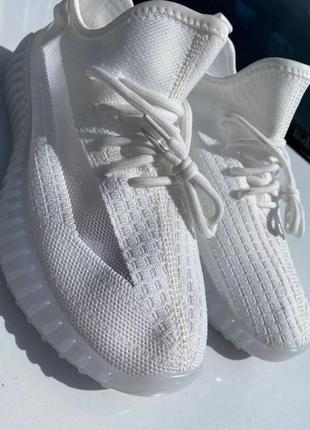 Мужские кроссовки adidas yeezy boost белые