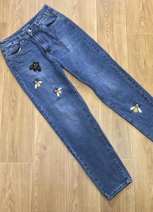 Джинсы мам с пчёлами version jeans