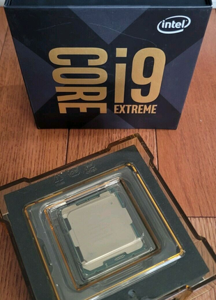 Intel Core i9-9980XE (Box)