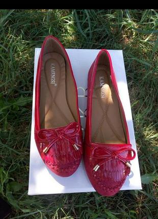 Распродажа обуви! легкие и удобные красные мокасины