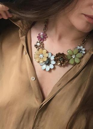 Ожерелье с объёмными цветами accessorize