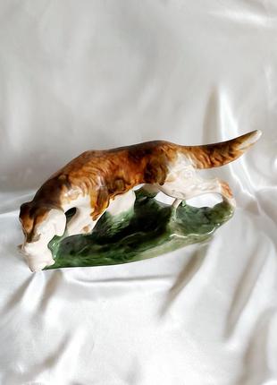 Винтажная статуэтка майолика собака на охоте с дичью керамика ...