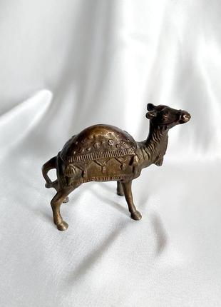 Винтажная бронзовая статуэтка верблюда