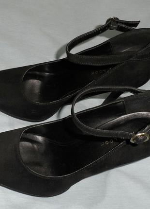 Туфли черные на шпильке размер 39