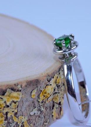 Кольцо серебряное с зеленым альпинитом 925 пробы.