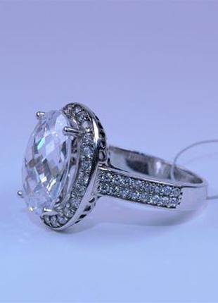 Кольцо серебряное с цирконием 925 пробы.