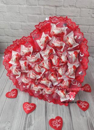 Букет- сердце из конфет «рафаэлло», букет для девушки, мамы