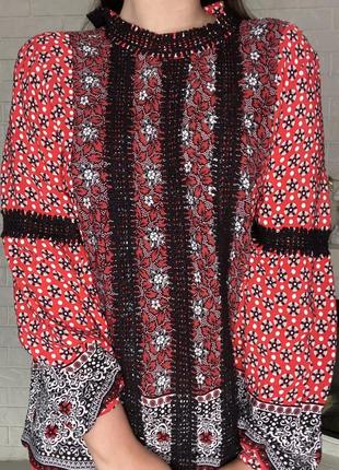 Блузка у стилі української вишивки і ажуром