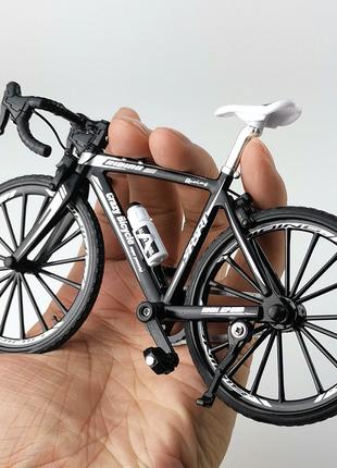 Модель горного велосипеда (Crazy Bicycle)1:10. Фингербайк