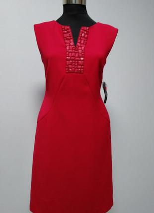 Платье красное tahari