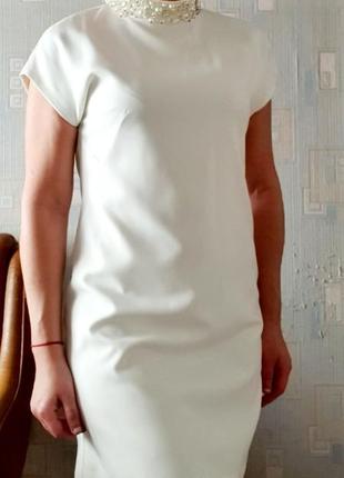 Нарядна біла сукня сжемчугом