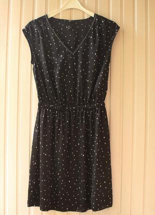 Платье мини H&M черное атласное, принт звезды