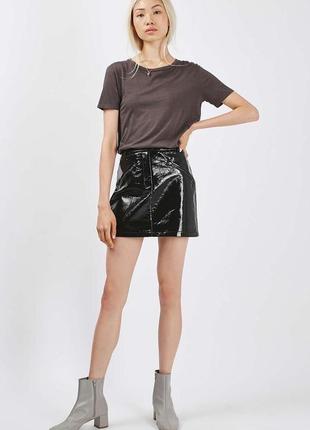 Чёрная лаковая мини юбка top shop размер с