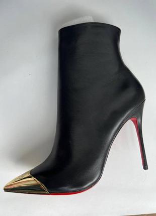 Батальйони christian louboutin