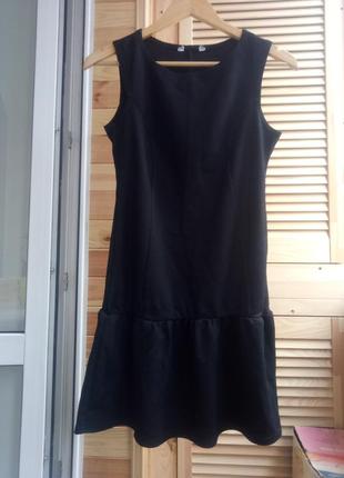 Черное базовое платье с воланами, рюшами, оборками