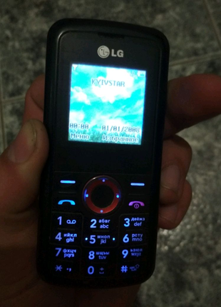 Телефон LG KP108