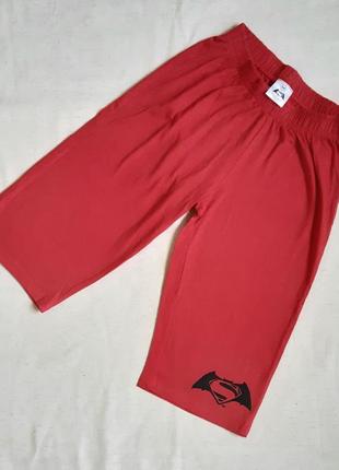Трикотажные красные шорты бриджи  вatman на 6 лет (116см)
