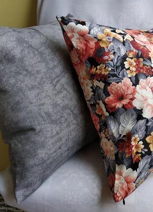 Декоративная наволочка  40*40 с цветочным принтом с плотной ткани