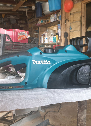 Электрическая цепная пила Makita UC4020A