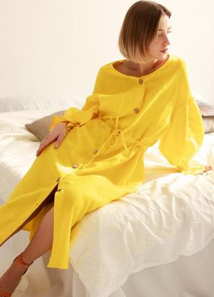 Желтое платье миди из натурального льна