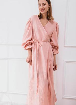 Розовое платье из хлопка в классическом стиле