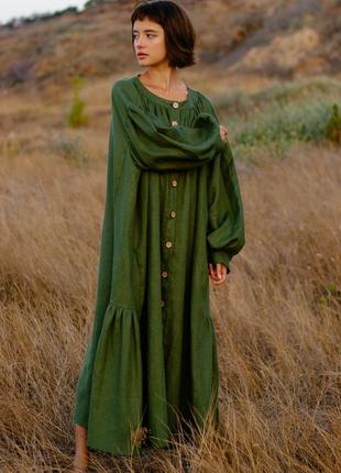 Зеленое платье макси с объемными рукавами и пышной юбкой с вол...