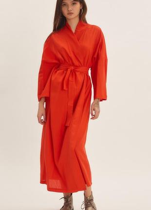 Красное платье на запах с широкими рукавами в стиле кимоно из ...