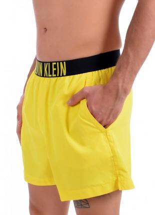 Яркие пляжные плавательные шорты calvin klein men's chino swim...