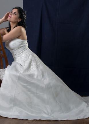 Свадебное платье вышитое