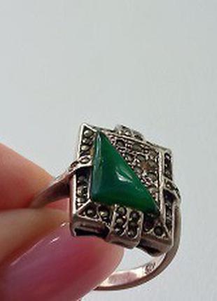 Серебряное кольцо с малахитом