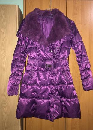 Яркая фиолетовая куртка с натуральным мехом кролика