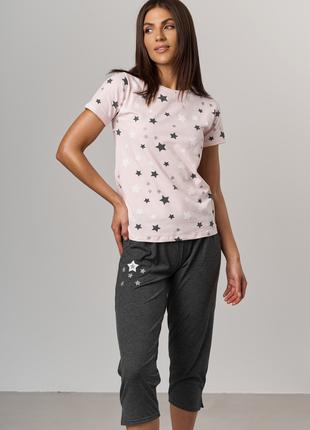 Женская пижама футболка с капри - звезды на футболке