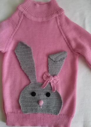 Вязаный детский свитер с вязаным рисунком "зайчонок"